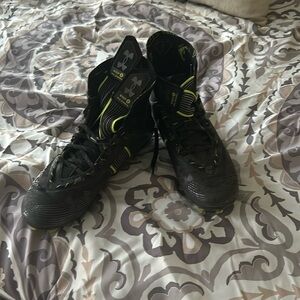 Under armour men’s size 8 football cleats
